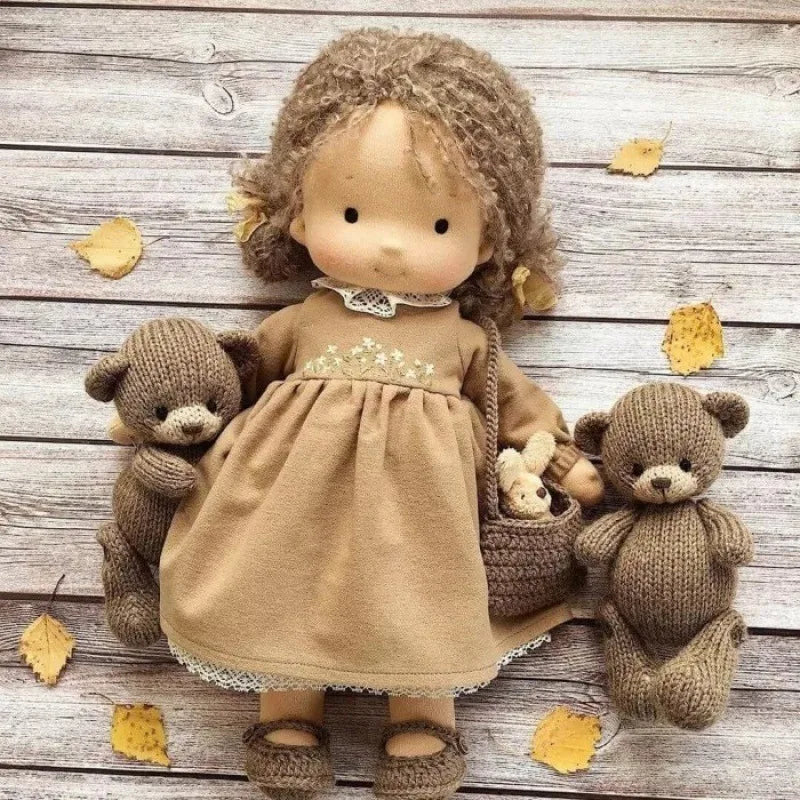 Poupée en Peluche Waldorf en Coton Doux avec Détails Kawaii – Compagnon Créatif pour Enfants 32 cm 2