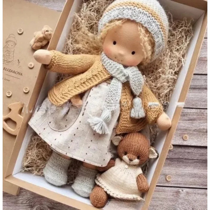 Poupée en Peluche Waldorf en Coton Doux avec Détails Kawaii – Compagnon Créatif pour Enfants 32 cm 21