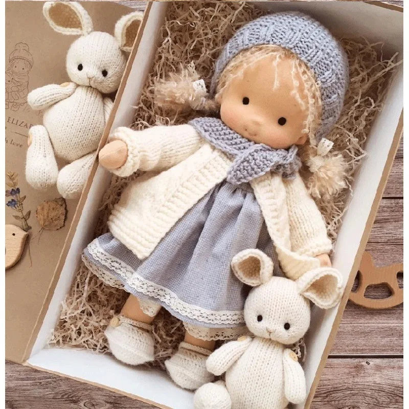 Poupée en Tissu Mila Style Waldorf en Coton Doux avec Boîte Élégante – 12 x 30 cm, Cadeau Idéal pour Enfants 0