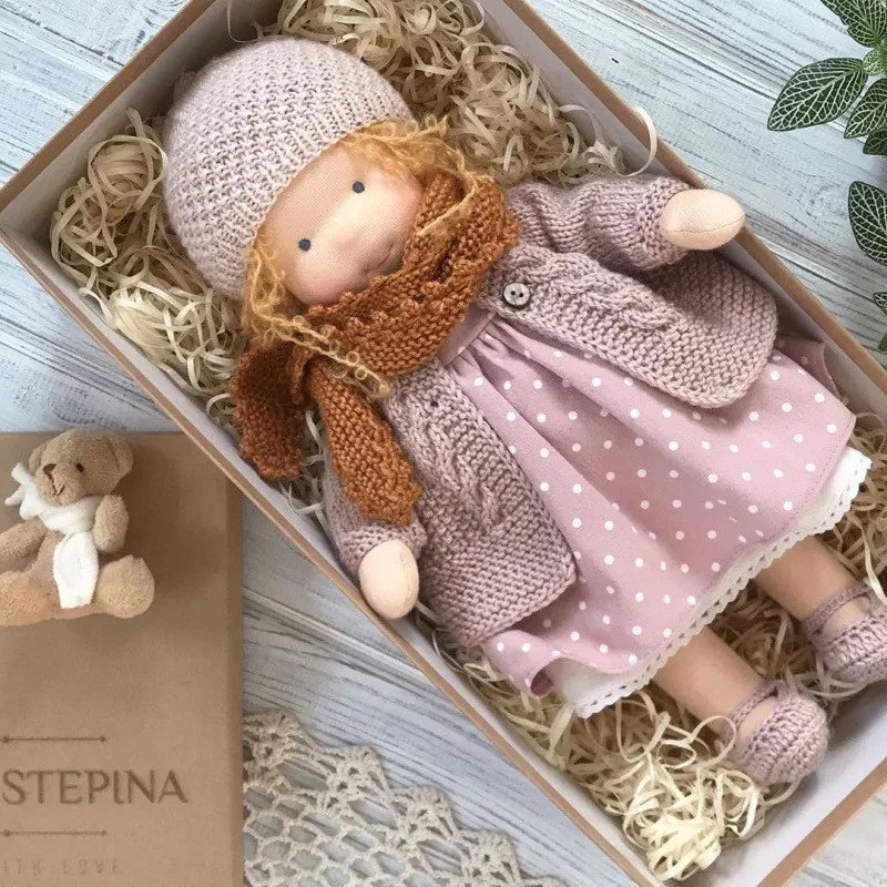 Poupée en Tissu Mila Style Waldorf en Coton Doux avec Boîte Élégante – 12 x 30 cm, Cadeau Idéal pour Enfants 11