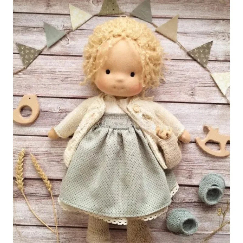 Poupée en Tissu Mila Style Waldorf en Coton Doux avec Boîte Élégante – 12 x 30 cm, Cadeau Idéal pour Enfants 12