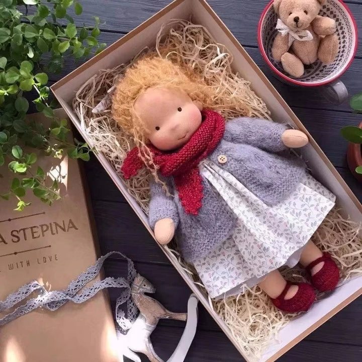 Poupée en Tissu Mila Style Waldorf en Coton Doux avec Boîte Élégante – 12 x 30 cm, Cadeau Idéal pour Enfants 3
