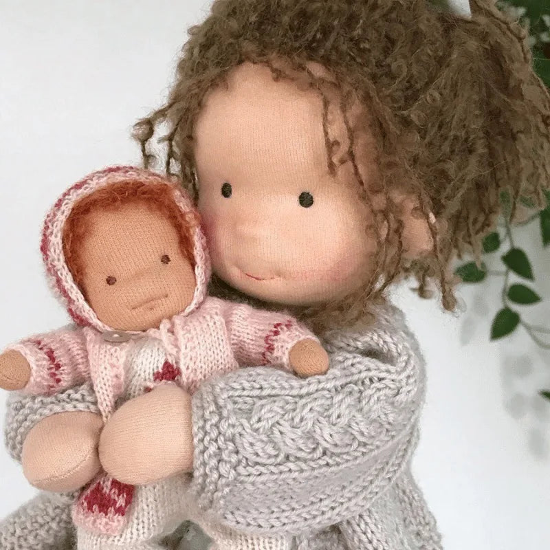 Poupée en Tissu Mila Style Waldorf en Coton Doux avec Boîte Élégante – 12 x 30 cm, Cadeau Idéal pour Enfants 6