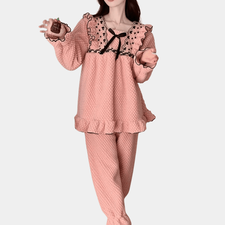 Pyjama Femme Hiver Élégeant Rose, Chaud et Doux avec Détails Volants – Confort Optimal pour Nuits Douillettes 3