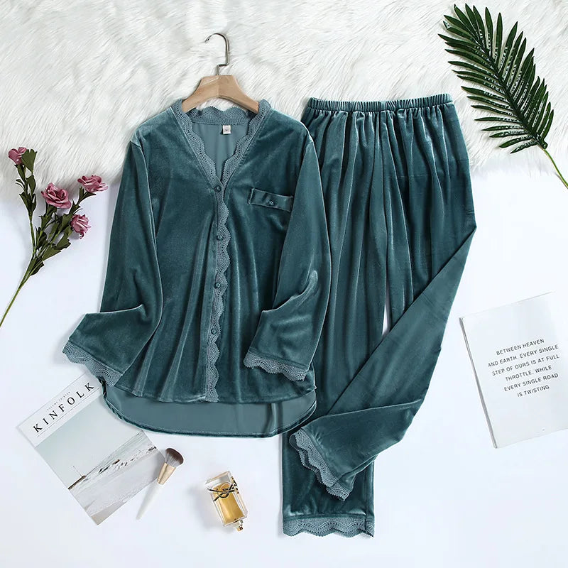 Pyjama Femme Hiver en Velours Chaud avec Dentelle – Ensemble Élégant et Confortable pour Nuits Cocooning 2