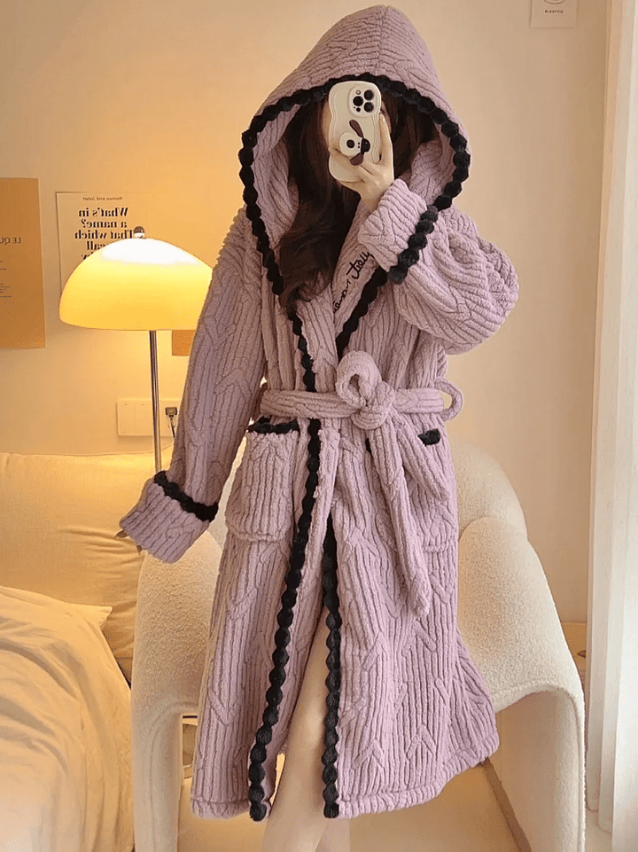 Robe Longue Femme en Velours Corail Épais avec Capuche – Confort Optimal et Élégance pour Automne Hiver 2