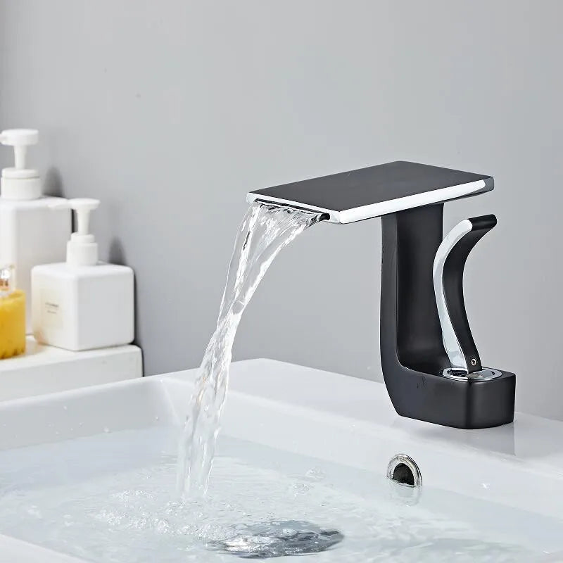 Robinet Cascade en Laiton de Luxe pour Salle de Bain – Design Apaisant et Élégant, Mitigeur Lavabo Noir et Blanc 3