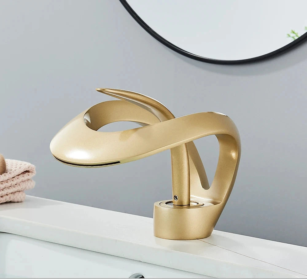 Robinet Salle de Bain Noir Monté sur Pont en Laiton – Mitigeur Lavabo Design Moderne et Économie d'Eau 4