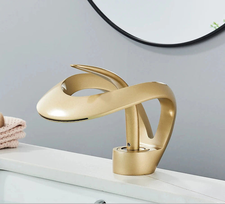 Robinet Salle de Bain Noir Monté sur Pont en Laiton – Mitigeur Lavabo Design Moderne et Économie d'Eau 4