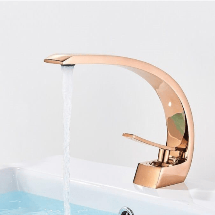 Robinet à Débit Incurvé en Laiton Durable pour Cuisine et Salle de Bain – Design Moderne et Élégant 2