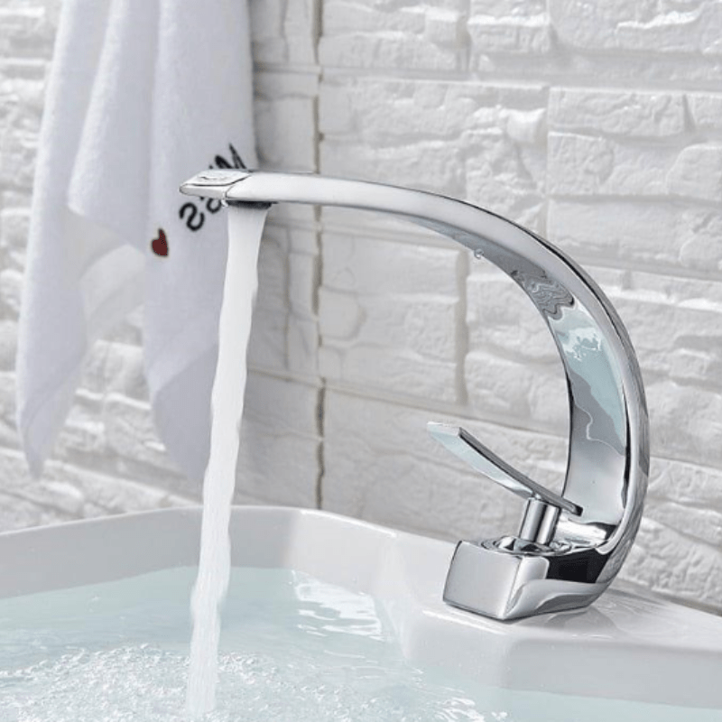 Robinet à Débit Incurvé en Laiton Durable pour Cuisine et Salle de Bain – Design Moderne et Élégant 4