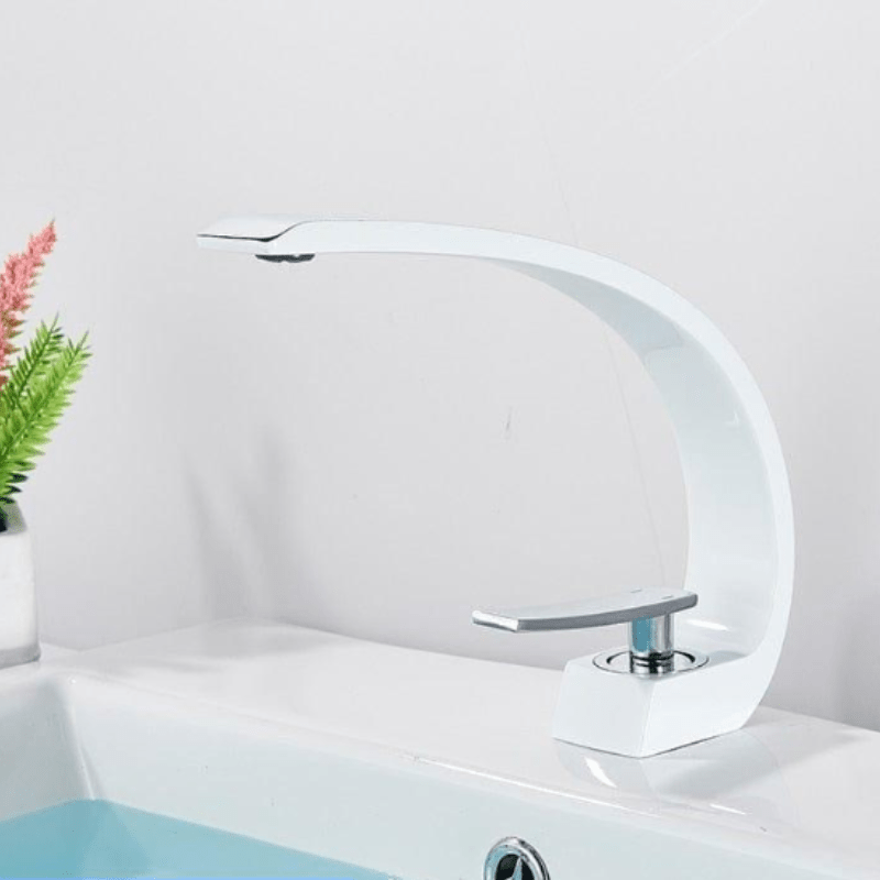Robinet à Débit Incurvé en Laiton Durable pour Cuisine et Salle de Bain – Design Moderne et Élégant 5