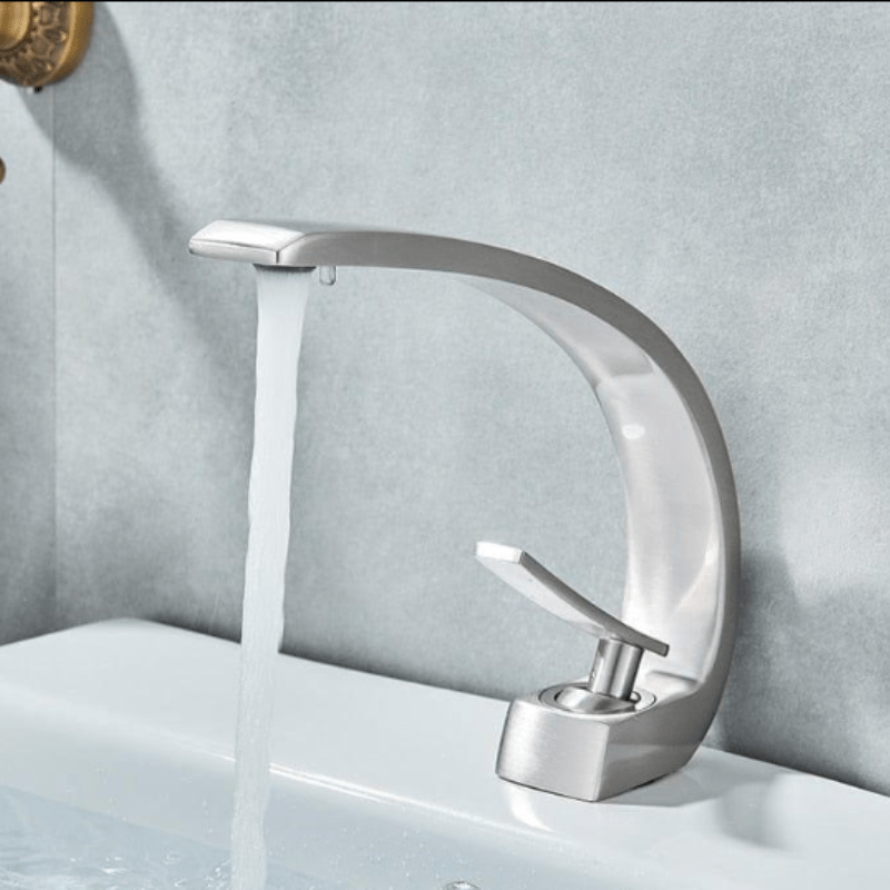 Robinet à Débit Incurvé en Laiton Durable pour Cuisine et Salle de Bain – Design Moderne et Élégant 8