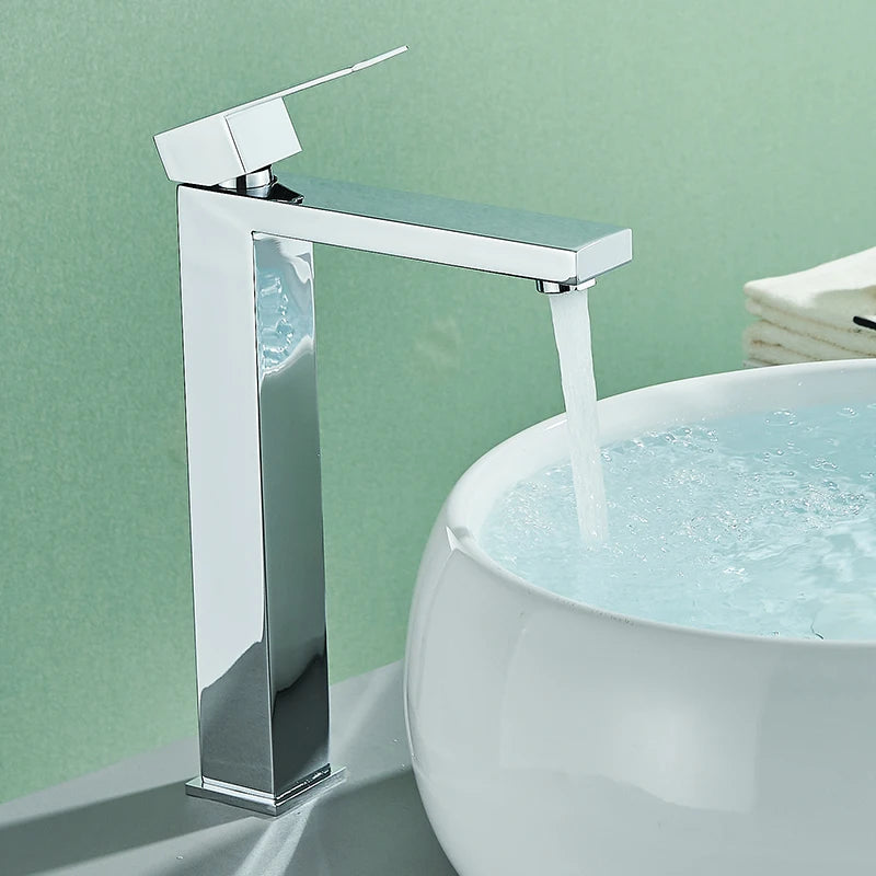 Robinet de Salle de Bain en Acier Inoxydable avec Contrôle d'Eau Chaude et Froide - Mitigeur Lavabo Pratique et Élégant 1