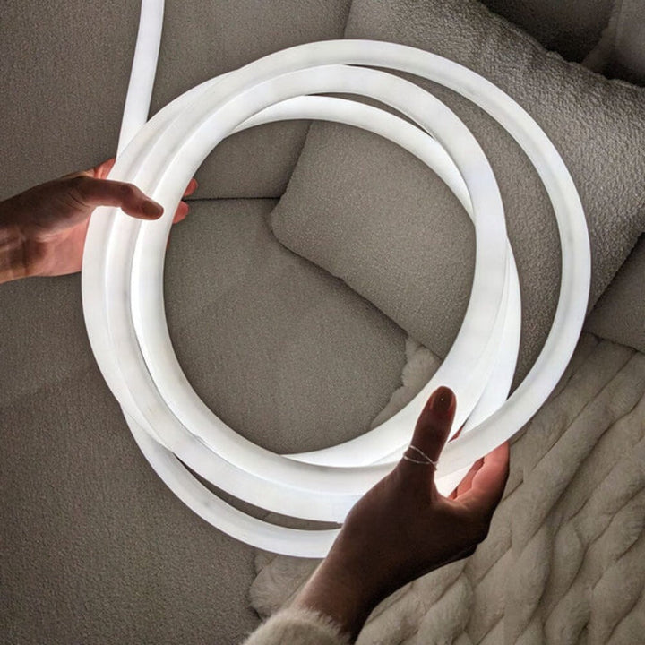 Ruban LED RVB de 5 Mètres avec Télécommande – Bande Lumineuse Flexible pour Éclairage d'Humeur et Ambiance Unique 2