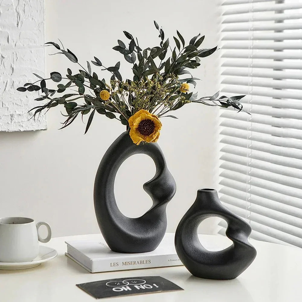 Vase Décoratif en Céramique Sculptural – Design Organique Élégant pour Décoration Intérieure Moderne 0
