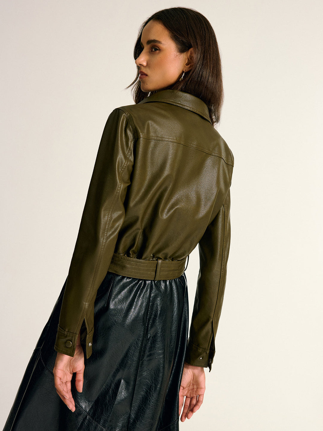 Veste Femme Chemise Cargo en PU avec Ceinture - Élégante et Confortable, Manches Longues, Coupe Slim 5