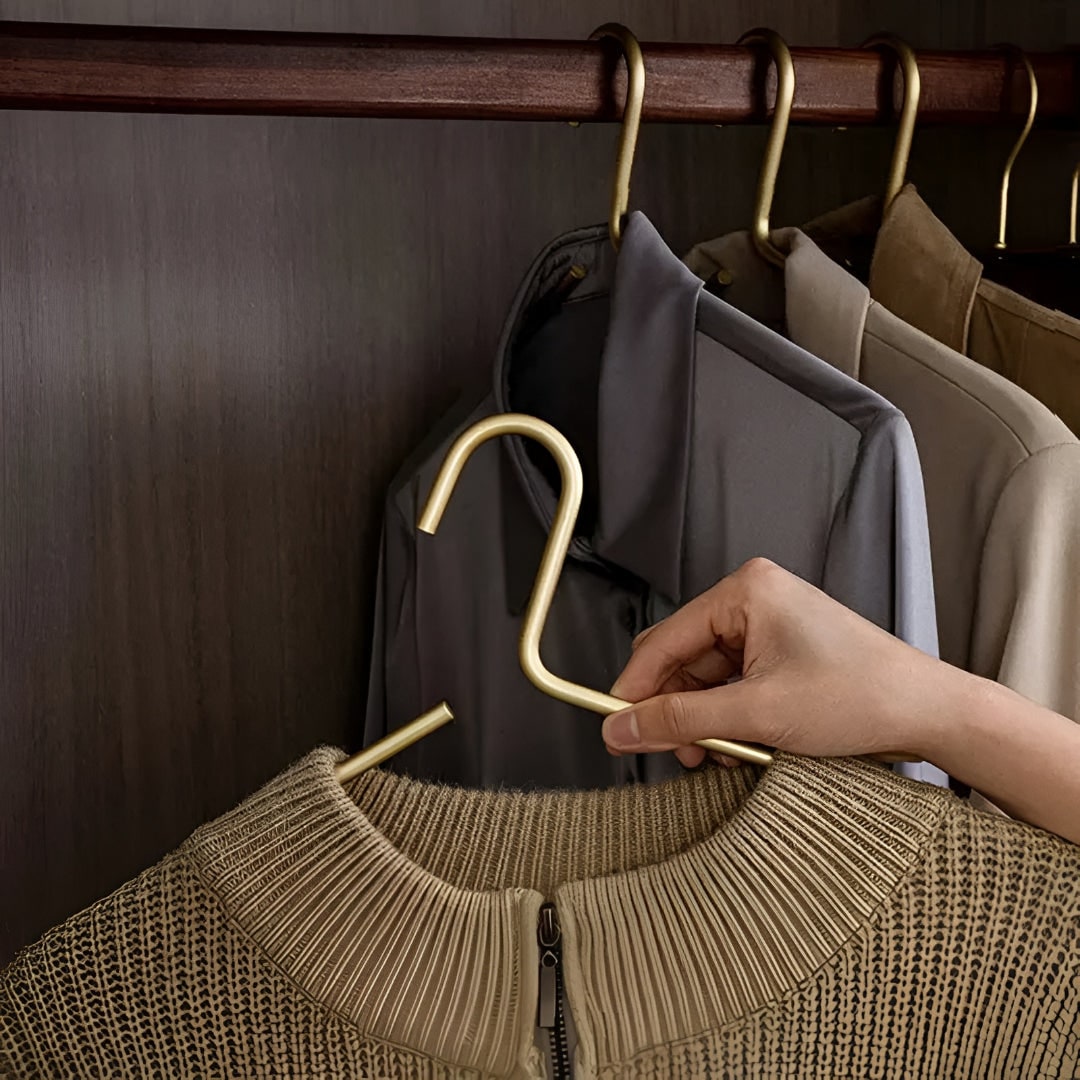 Clothing Hangers Space-Saving Matte Finish Durable Design - Image 1