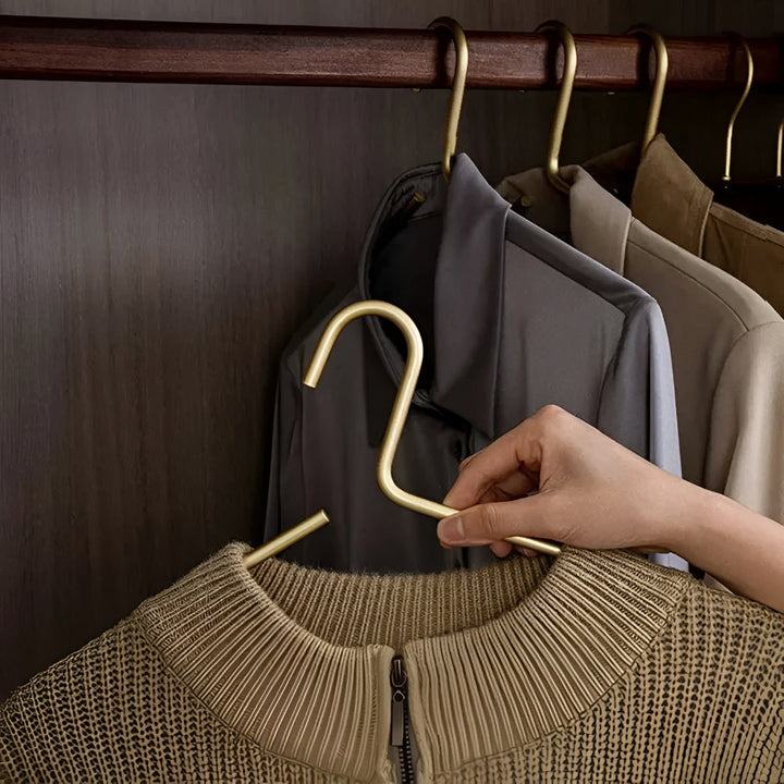Clothing Hangers Space-Saving Matte Finish Durable Design - Image 1