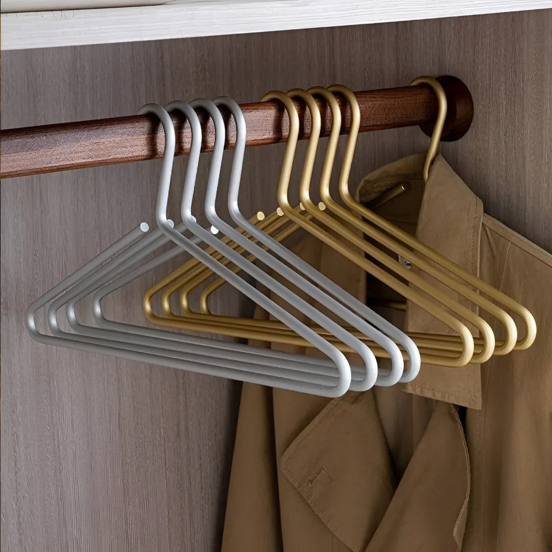 Clothing Hangers Space-Saving Matte Finish Durable Design - Image 3