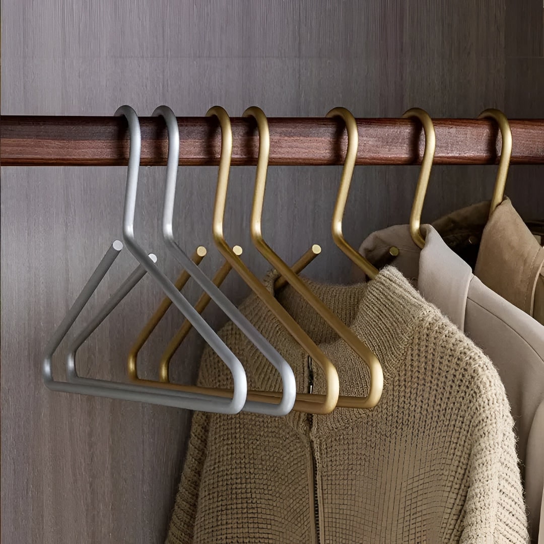 Clothing Hangers Space-Saving Matte Finish Durable Design - Image 6