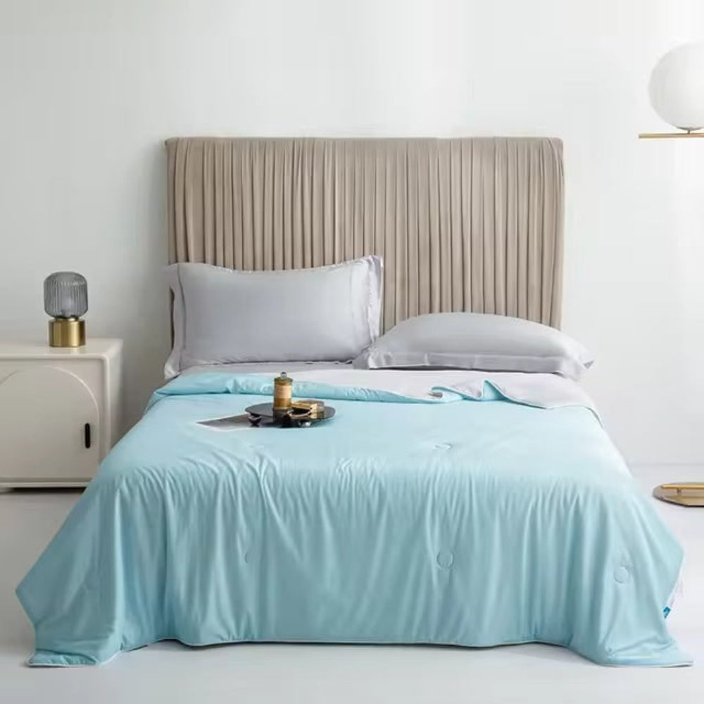 Cooling Blanket for Hot Sleepers Lightweight Summer Blanket - Image 1