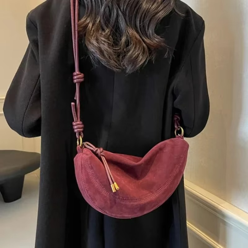 Elegant Moon – Half-Moon Bag in Luxury Suede