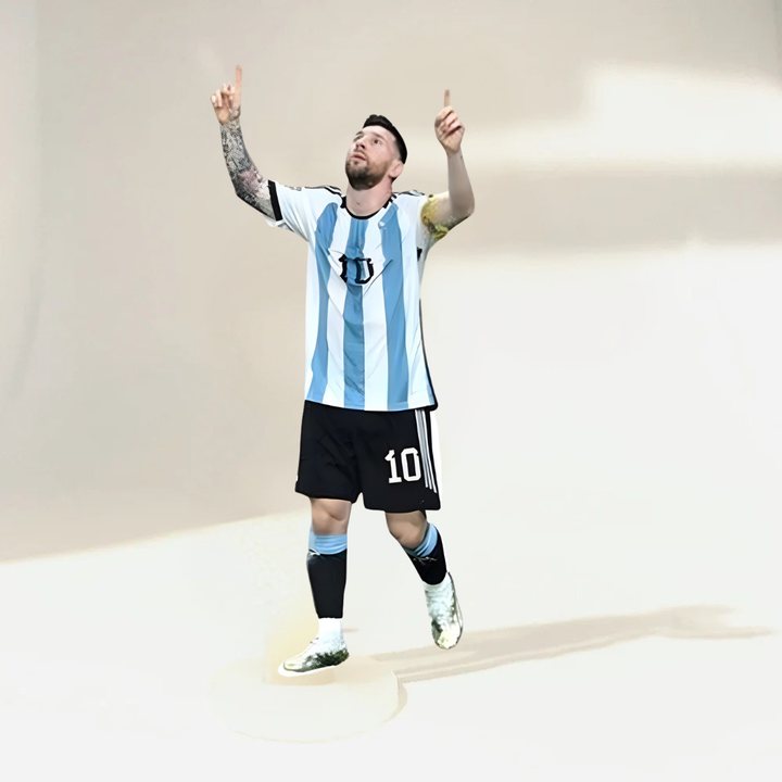 Espositore con figurina giocatore in posa d'azione calcio Coppa del Mondo