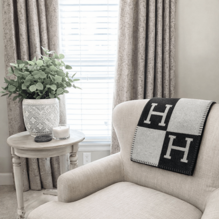Throw Blanket Soft Cozy Blanket Decorative Draped Wrap - Image 1